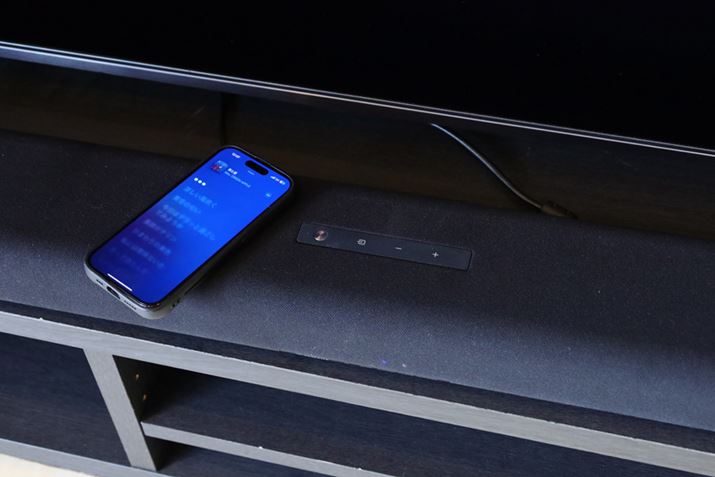 BluetoothXs[J[ƂĂuSR-B30Av͗DGłBy≹@|郄}nɁAy̍Đ̂