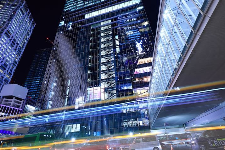 i͎uhړIł΁AxグΎ莝łB邪AׂɁAĂ̍̂悤ɌՂꍞ݂ȂB낤ƂOr͂͂KvBOrp邱ƂŁAi̎ʐ^\̉\L̂EOS R5ARF15-35mm F2.8 L IS USMA18mmA}jAIoAF10A4bAISO100AWBFMdAsN`[X^CFiBeʐ^i8239×5496A37.1MBj