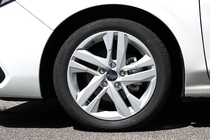 x[VbNO[hł17C`̃A~zC[𑕒B^C̕͏ׂATCY205/50R17Btgu[L̃[^[16C`łAԏdŷŖ肠܂