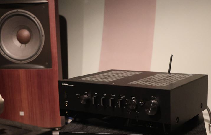 Xs[J[JBLuProject K2 S9900vɕύXBł̎͂⊶ȂĂꂽBuR-N1000AvHDMI͂Ȃ߁Ał̓AiOo͂u[Cv[[gpBꂽAiOo͂u[Cv[[Ƃ̑gݍ킹D悵ȂAARCΉHDMI[q݂̂uR-N1000Av̎dl͕Kv\Ƃ