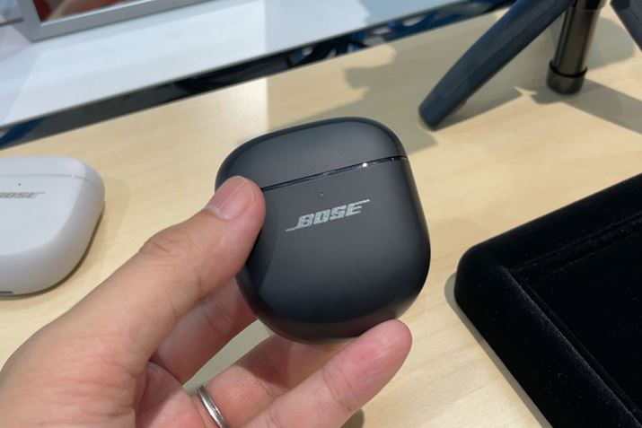 Cz{́A[dP[XƂɑOヂfuQuietComfort Earbuds IIvTCYύX͂ȂBJ[vgfUĈ݈ꕔύXĂ