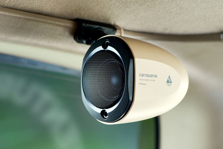 Xs[ĥNAȒĐƁA^CgȒĐTeCgXs[J[uTS-STX710ASvBRpNgȐ݌vƃA^b`gɂāA׎Xy[XEmۂȂALԎւ̎t\