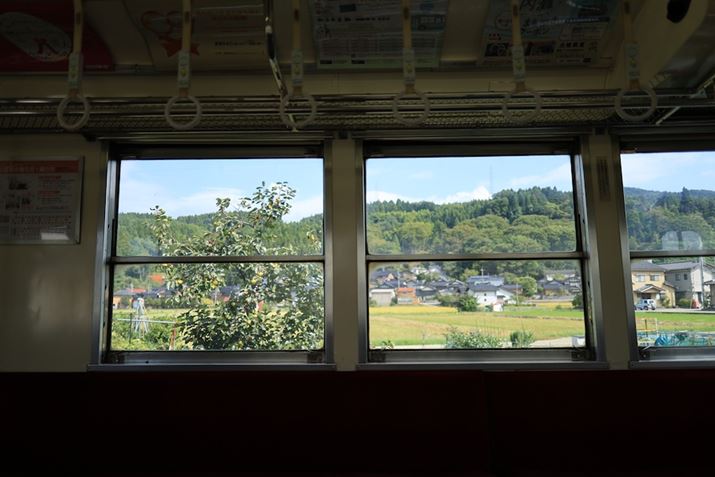 nIɐΐ͊C痣ĎRɓĂHłBdԂiނɂA΂[ȂAŎRX`悤ɂȂ܂BԑڂƊO𒭂߂邾łyłEOS R6 Mark IIARF24mm F1.8 MACRO IS STMAiDAEAF1.8A1/2500bAISO100A+0.3EVAzCgoXFzAsN`[X^CFiBeʐ^i6000×4000A5.6MBj