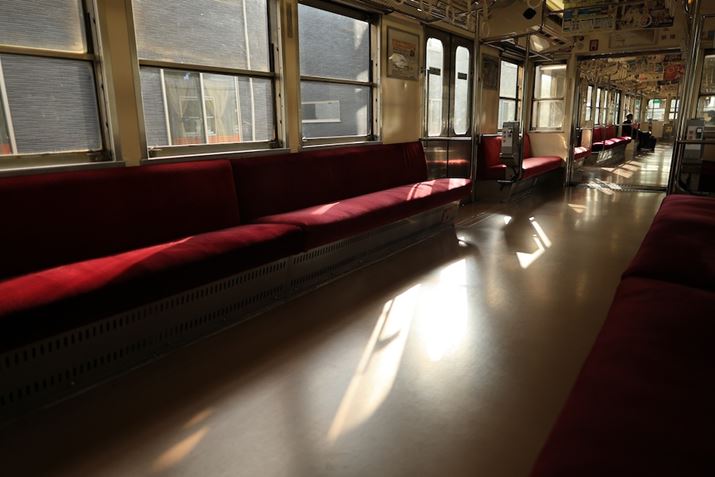 Ăђߗw쒬wւƌ܂Bԑ[̌˂܂B̘H͍Np̊@ɂ悤łA邱ƂɂȂB撣ĂقłIEOS R6 Mark IIARF24mm F1.8 MACRO IS STMAiDAEAF1.8A1/500bAISO100A+0.3EVAzCgoXFAsN`[X^CFiBeʐ^i6000×4000A5.7MBj