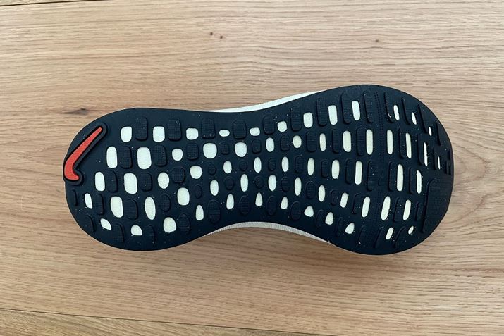 AEg\[ɂ͑ϖՐɂꂽ}eAgpĂAʂ̂p^[̓AXt@gRN[gƂܑHłȂAyłƂIt[hłObv𔭊Ă