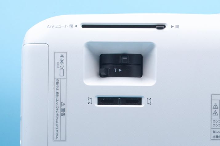 Vʂ猩YBuEB-W06vƓlAY[ƃtH[JXA`␳̃o[܂