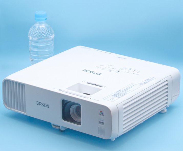 ƖpvWFN^[Ȃł͂̊ɂ}bgȕ\ʏBuEB-L200Wv̓[U[̐iŁA܂łŏЉfƂ͂ԂOςقȂ܂