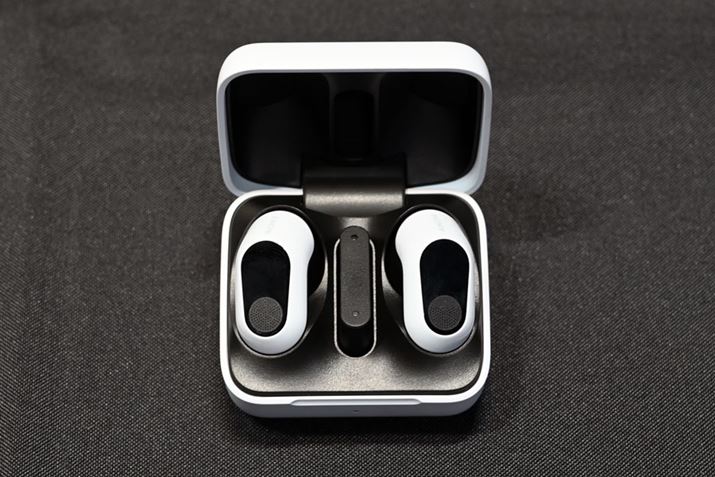 pUSBgV[o[͏[dP[XɊi[Ă