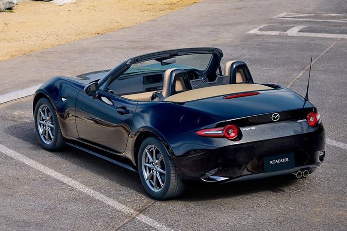 VO[huSU[pbP[W VZNVṽtgC[WƃAC[WBO̕ύX_ƂẮAx[W̖y̗pĂقAPxh16C`A~zC[Ă̂傫ȈႢ