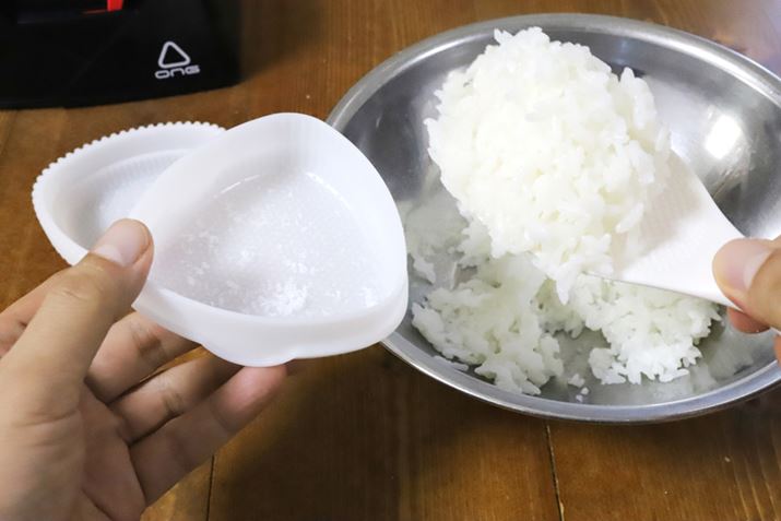 P[Xɂтۂ́AMbƋlߍ܂Ȃ悤ɗvӁBƁA₽т͐`łȂ̂NGł