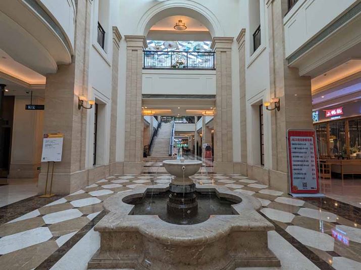 ̒ɓƁA傫ȒʘH̗eɒ؂aHȂǂ̃Xgт܂