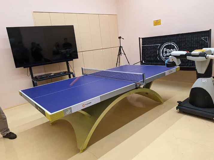 싅GAB{bg̃A[gāÂ܂܂ȉ]Č\ł