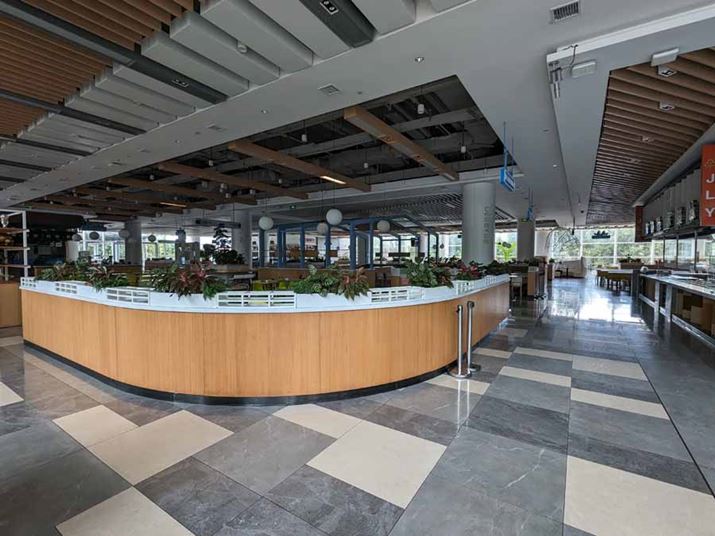 t@[EFC̎АHBȐ͂킩܂񂪁Aw̐H炢̑傫͂䂤ɂ܂BꂪLpXɂpӂĂ܂