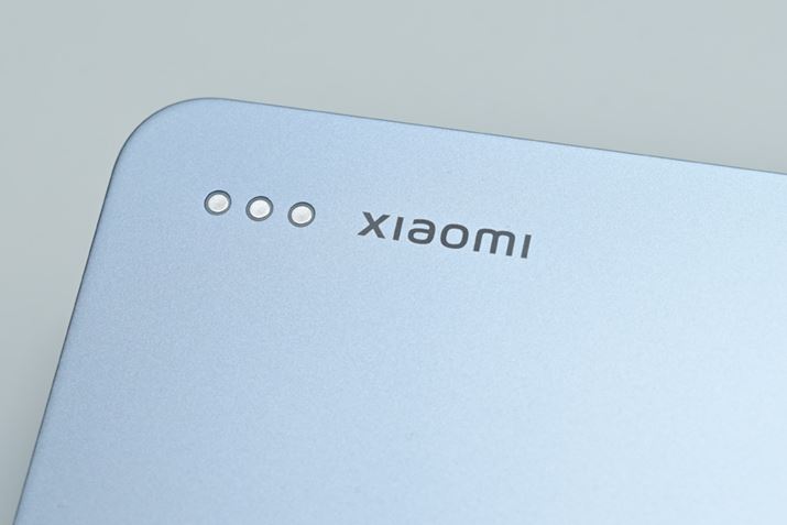 wʂXiaomiS߂ɏL[{[hp̓dqړ_Ă