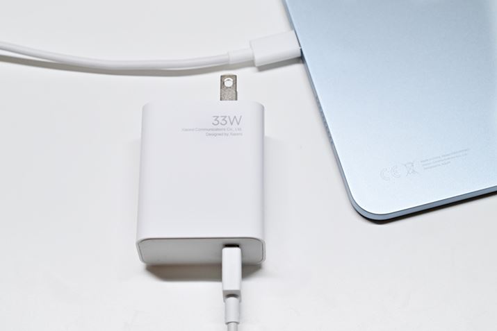 33W̋}[dɑΉACA_v^[USBP[ut