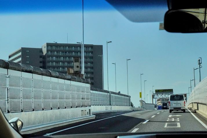 300mO2ڂ̃I[rXxꂽAŒ莮̑xᔽ܂葕uʉ߂