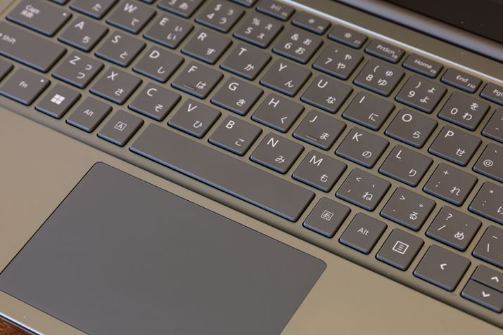 Xy[Xo[̗TChɁuAvL[ƁuvL[AꂼpƓ{؂ւBMac̓{L[Ɠzu