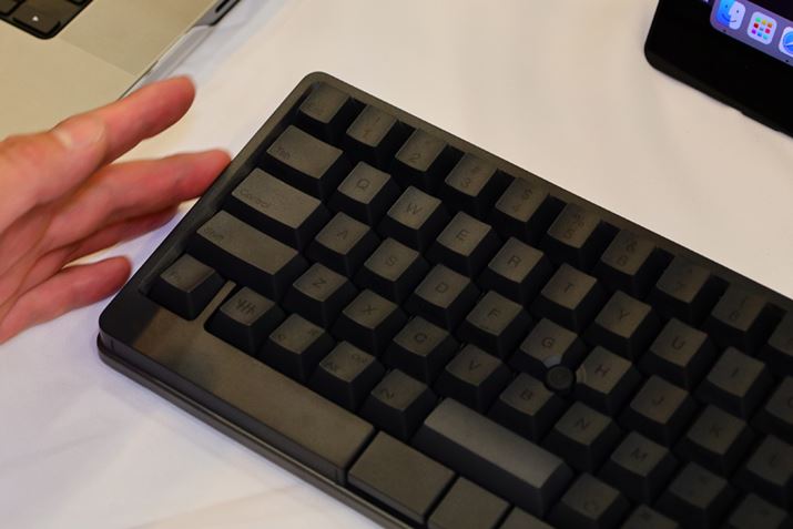 ͎ʐ^̂悤ɎwłȂ邾BWł̓XN[㉺E̖L[Ȃǂ蓖ĂĂ邪Aʐ^⓮ҏW̊e풲ȂǂɊ蓖Ă΁AIȑ삪s