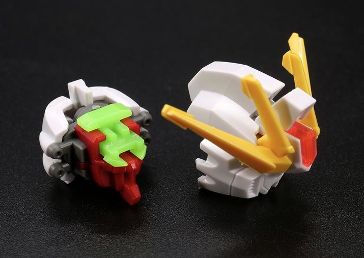 Ȃǂ̓p[cɂFDGBAeiɑgݍރcCACׂ΂ŐFĂ܂