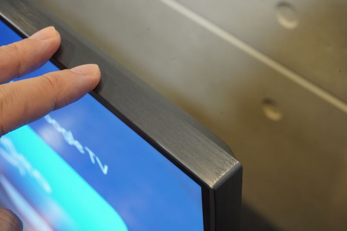 uC845vV[ỸfUCBt[̓wACdグō