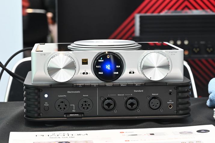 Ód^wbhzΉAvEvAvuiCAN PhantomvBVo[➑̂ƃubN➑̂ŏ㉺ʁXɌ邪A킹1̐iƂȂĂ