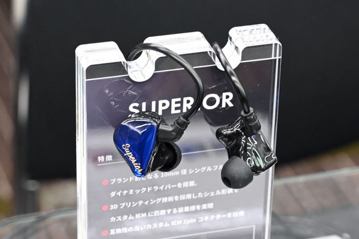 ǉꂽqdcuSUPERIORv̐VFAzure BlueWĂBi14,300~O