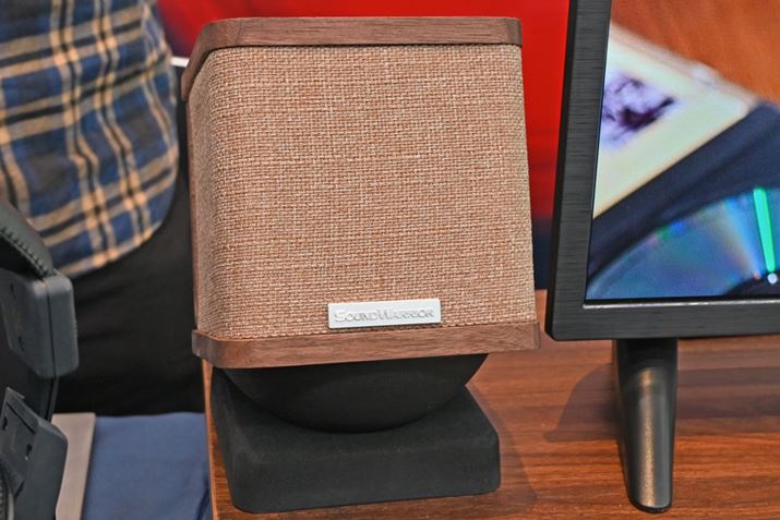 L[u^Xs[J[uSW-SP2v́AuSWL-T01vƑgݍ킹jAtB[hXjOzBi̓yA34,800~BȂ݂ɁAXs[J[Ɍ鍕J̃Xs[J[X^h