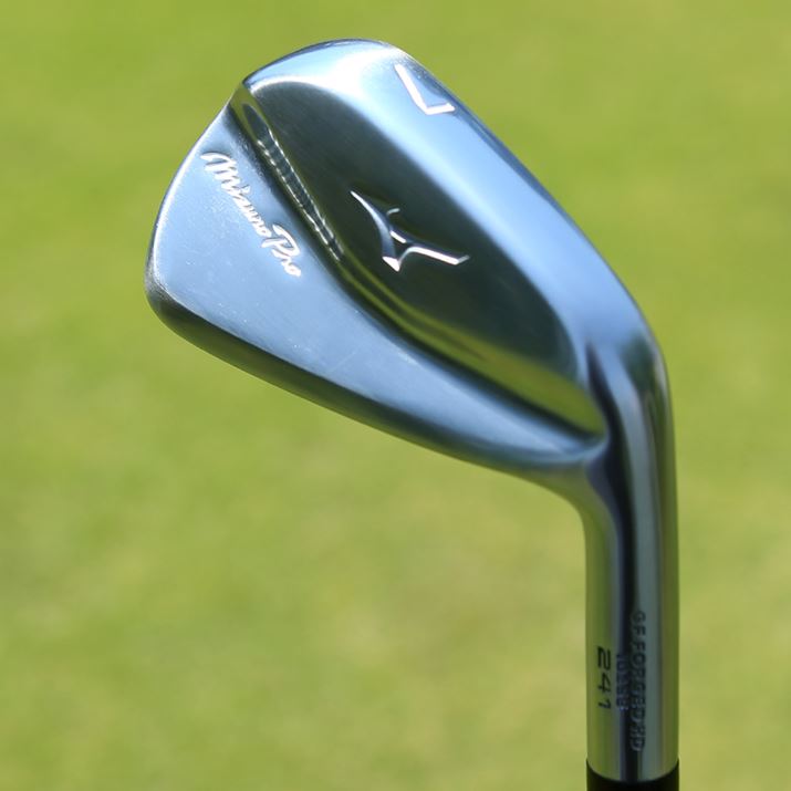 }bXobNȂł͂̃cƂVvȃfUCB{̂悤Ȕ