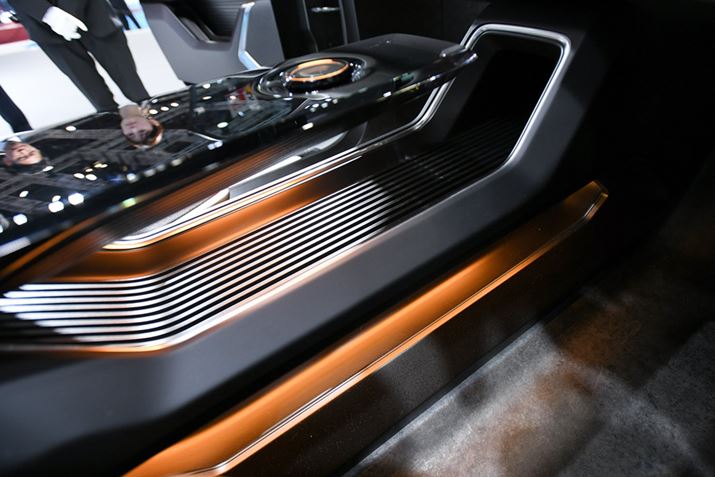 Z^[R\[́AVĂ悤ȑ`ɂĐiIȋԂەtĂ