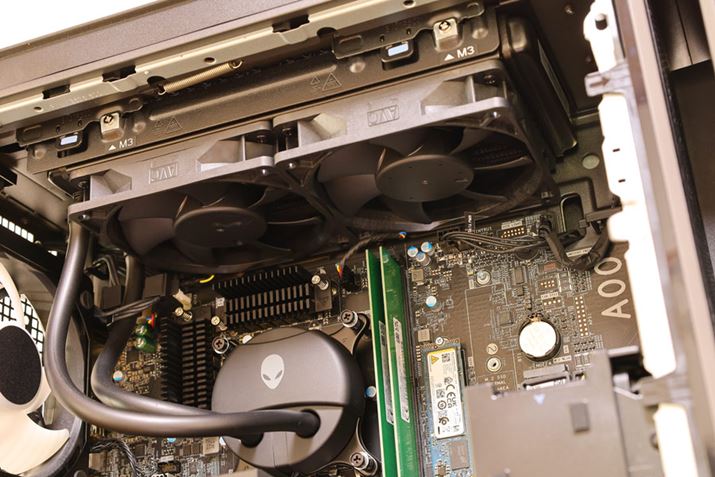 \IԂƁA240mm̃WG[^[㕔ɔzu܂