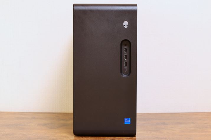 {̂̕197mmBOʂɂUSB 3.2 Gen 1Type-A×2AUSB 3.2 Gen 1 Type-AidVFAΉj×1AUBS 3.2 Gen 2 Type-CA}CN/wbhzo͂BANZX₷Oʂ̊OC^[tFCX[Ă̂́