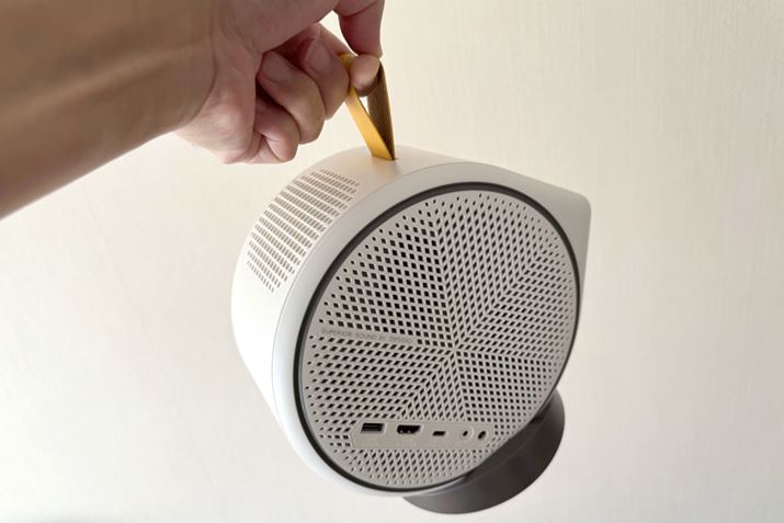 BenQ̃obe[oCvWFN^[uGV31vBĂ΃X^hƎ^ׂ