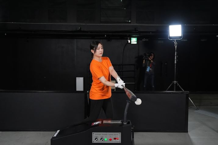 9 IIIAFE 24-70mm F2.8 GMA37mmAF2.8A1/3200bAISO3200Beʐ^i6000×4000A6.1MBj