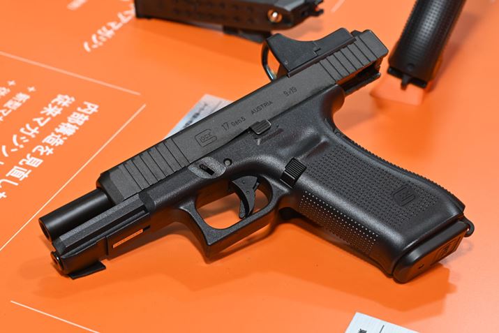 ϋv߂邽߂ɁAXCh̑fނɓЏ̃J[{fނ̗p̂|Cgł