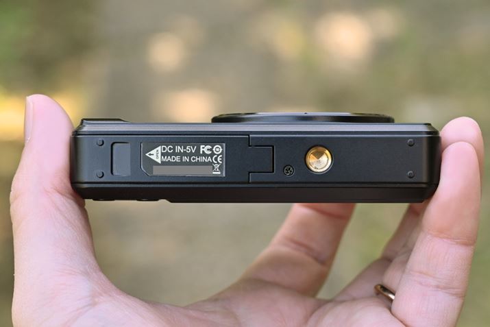 ʂɂ͎Ortp̌pӂĂ܂BL^fBAmicroSD[J[hiő128GBj