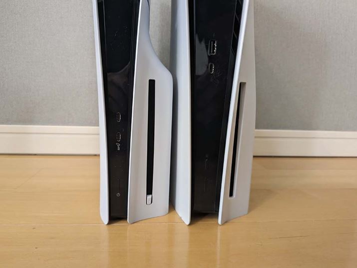 V^͐ʂUSB Type-C2ڂĂA^ŐʂɂUSB Type-A͂ȂȂ܂B܂AV^̓fBXNo{^AfBXN݌eւƈړBlIɁA^ł͓d{^Ǝo{^pɂɉԈႦĂ̂ŁA͂ꂵύXł