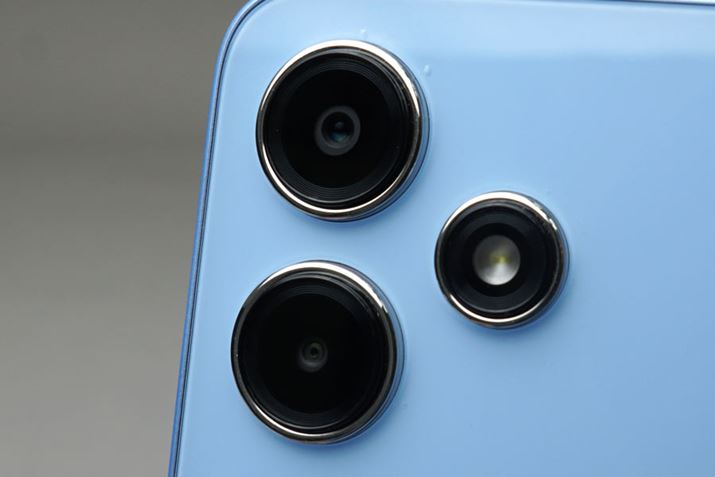 wʂ̃JBꌩgvĴ悤AЂƂ͐[xZT[AЂƂLEDtbVȂ̂ŁAfL^͍̂̍LpĴ݂