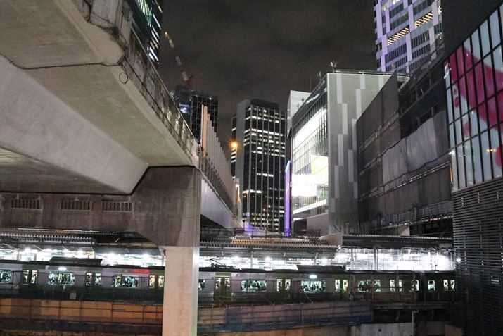 EOS R7ARF-S18-150mm F3.5-6.3 IS STMA18mmi35mmZ27mmjAF8A1/50bAISO32000AzCgoXFI[gi͋CDjAsN`[X^CFX^_[hBeʐ^i6960×4640A17.5MBj