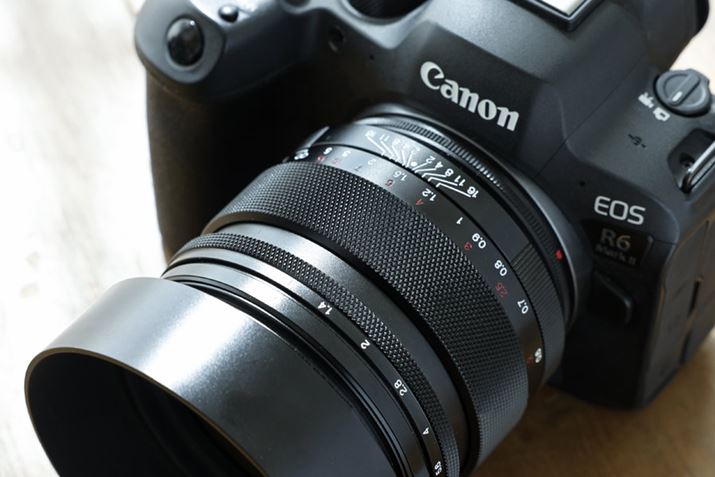 uEOS RV[Yṽ[bgp^[ɏi胊OEtH[JXO̗pBi胊Oɂ̓NbN̗L؂ւ@\Ă܂