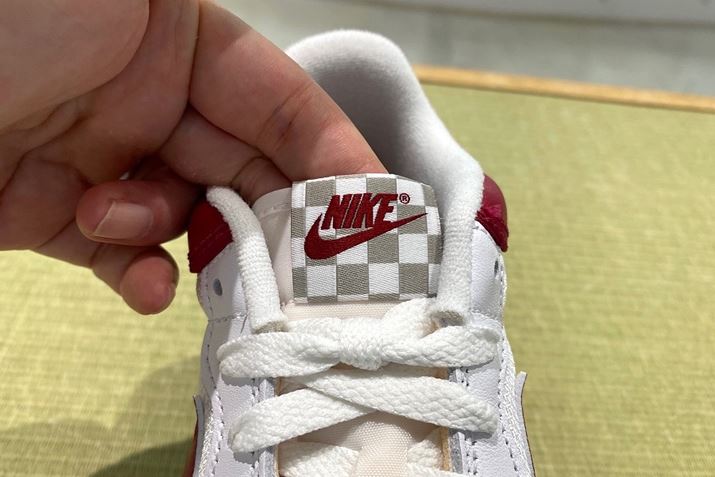 V[^̃x̓`FbJ[tbO炢AX|[eB[ȕ͋C