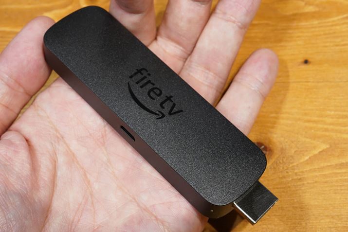 {fB̊pۂ܂uFire TV Stick 4K Max 2v