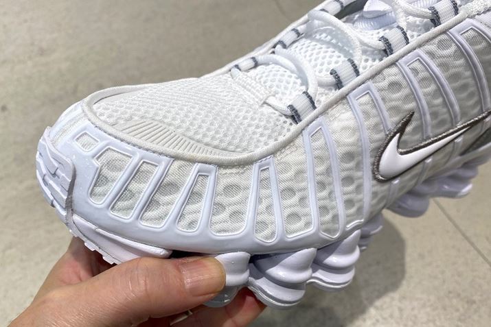 bVCɍ\ꂽAbp[́AʋC𓾂ȂA\ʂTPUfނŕی삷邱Ƃőϋv