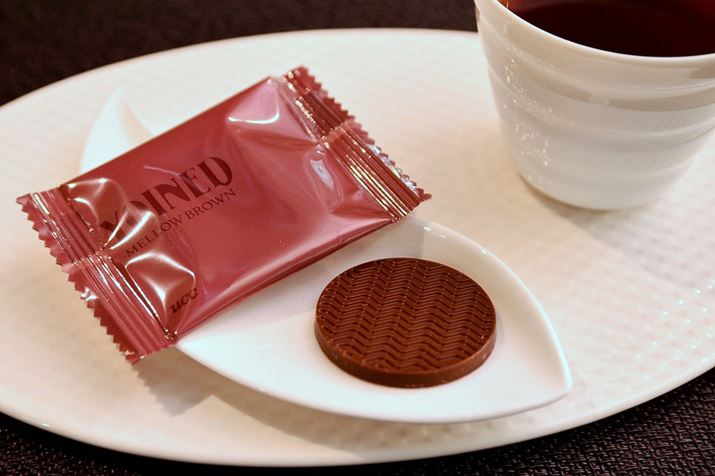 uMELLOW BROWNvBJƂ̍̓R[q[LfB[ɋ߂ۂłA胊AŃtbVł