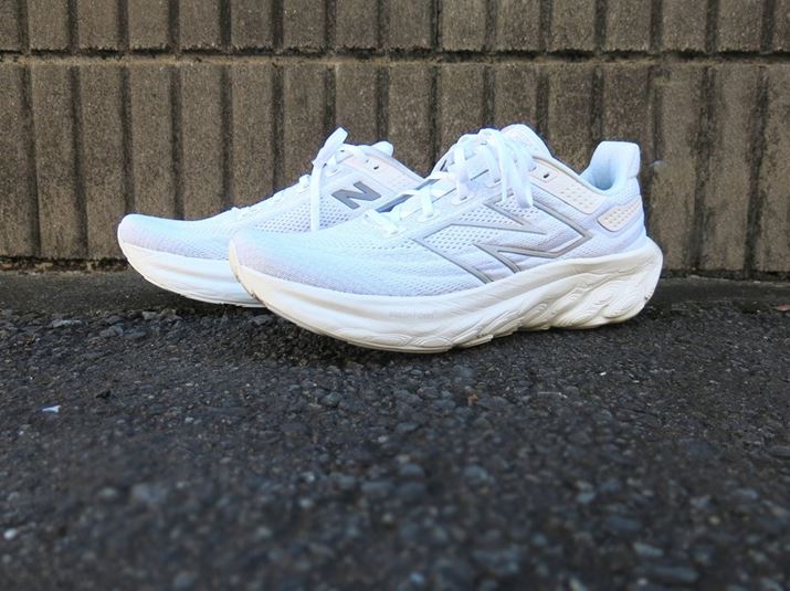 ]fLV[Ŋp₷ȂutbVtH[ GbNX 1080 v13iFresh Foam X 1080 v13jvBTCgi18,700~iōjBʐ^́AÝuWHITEviiԁFM1080W13j