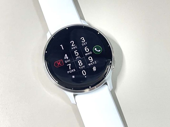 X}[gtHɓo^ĂA悩dbقAEHb`Ŕԍ͂邱Ƃł܂