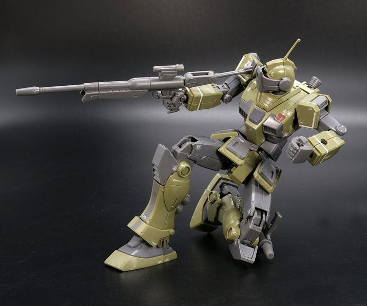 uXiCp[JX^v̓J[O܂ߓƓ̑b`̗pĂÅJboCU[낹܂B܂AuR-4r[ECtvƂꃉCt𑕔