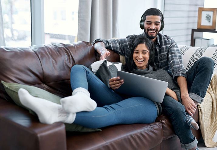 uCreative Zen Hybrid Prov̎gpC[WBЂƂPCӂ̃wbhzցAuu[hLXgvĂ