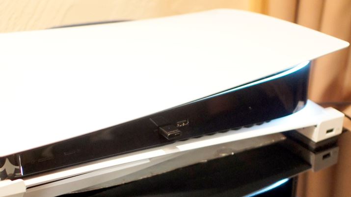 uPS5v̑OʂUSB C[qɃgX~b^[ڑBfW^I[fBIv[[uSE300vƂ̐ڑƂAuPS5vƂ̐ڑƂAڑguȂ̂͂悩BׂĂ̂悤ɃguȂڑłƂ͕ۏ؂łȂAgu͏Ȃ 