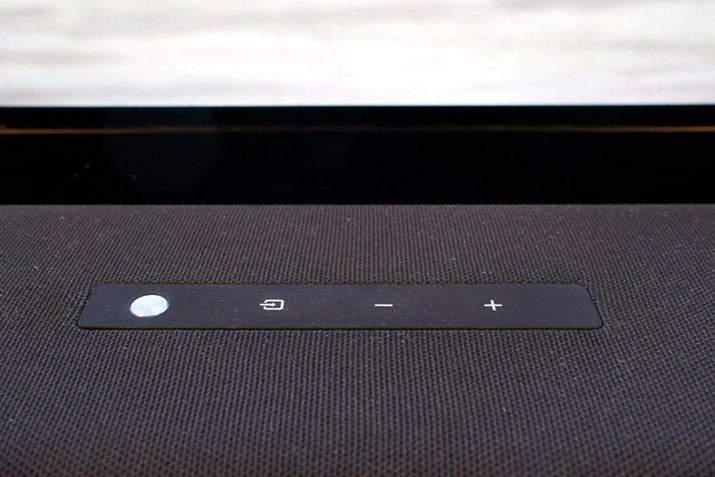 ʂɂ鑀{^BACR݂̂̃VvȔzuAd{^̓XsHꂽ^fނƂȂĂĎ߂Ă