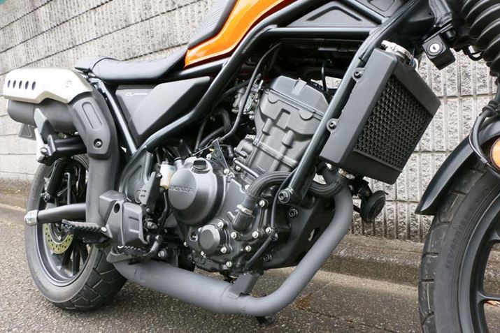 24PS/8,500rpm̍ōo͂23Nm/6,250rpm̍őgN𔭊A249cc̐PCDOHC̃GẂuu250vƋʁBrCǂ͎ԑ̉